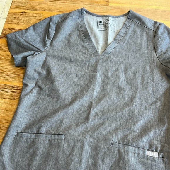 Figs Casma Three-Pocket Scrub Top - Picture 3 of 6